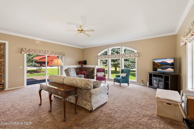 2730 Wrenco Loop, Sandpoint, ID 83864