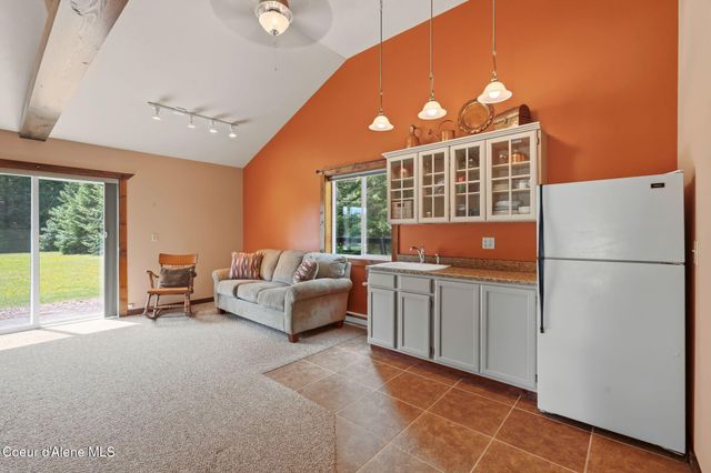 2730 Wrenco Loop, Sandpoint, ID 83864