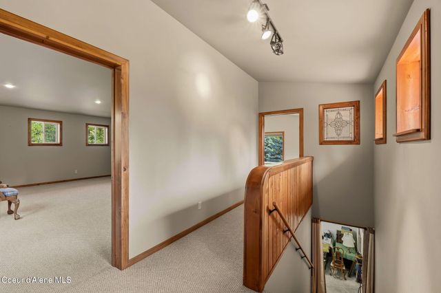 2730 Wrenco Loop, Sandpoint, ID 83864