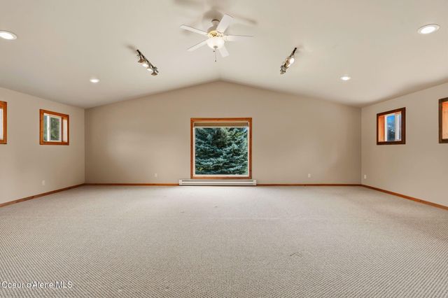 2730 Wrenco Loop, Sandpoint, ID 83864