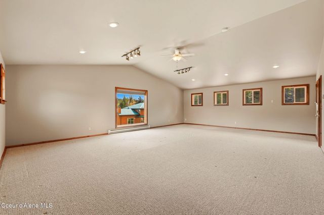2730 Wrenco Loop, Sandpoint, ID 83864