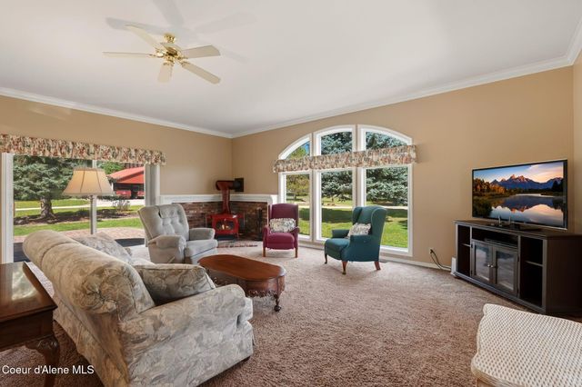 2730 Wrenco Loop, Sandpoint, ID 83864