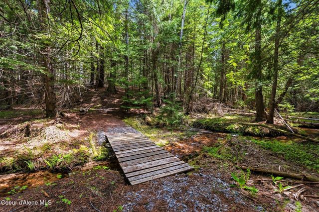 2730 Wrenco Loop, Sandpoint, ID 83864