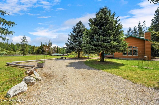 2730 Wrenco Loop, Sandpoint, ID 83864