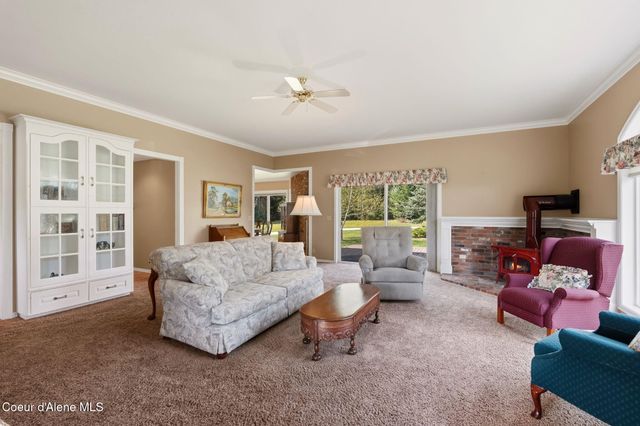 2730 Wrenco Loop, Sandpoint, ID 83864