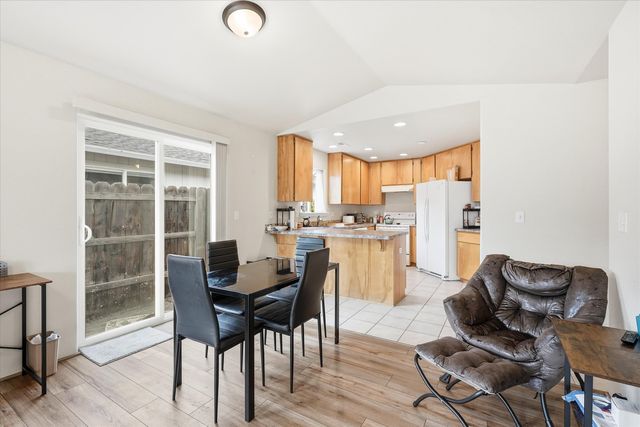 3174 Forest Hills Drive B, Medford, OR 97504