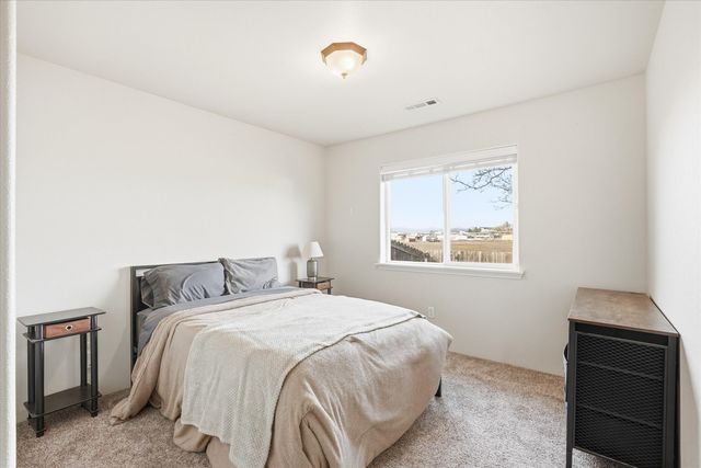 3174 Forest Hills Drive B, Medford, OR 97504