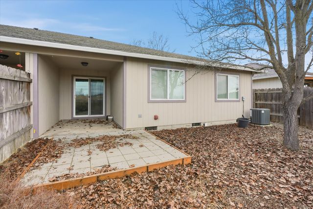 3174 Forest Hills Drive B, Medford, OR 97504