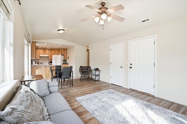 3174 Forest Hills Drive B, Medford, OR 97504