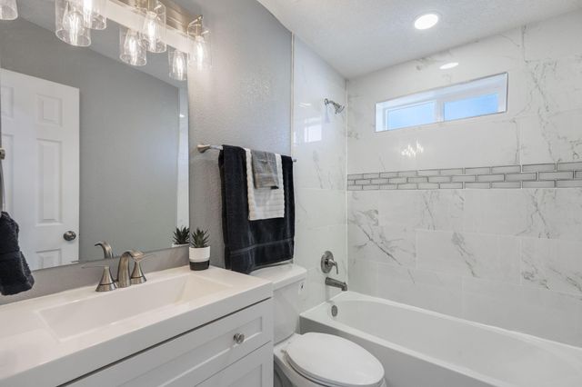 1833 Britt Street NE, Albuquerque, NM 87112