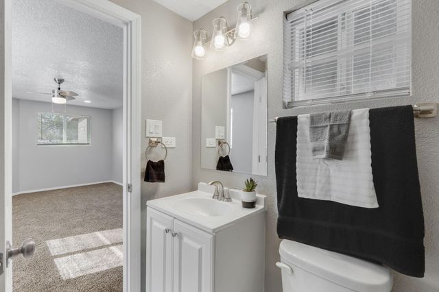 1833 Britt Street NE, Albuquerque, NM 87112