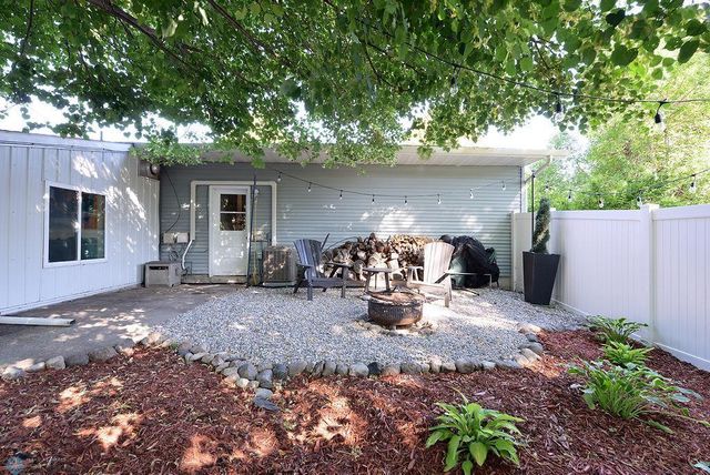2833 1st Street N, Fargo, ND 58102