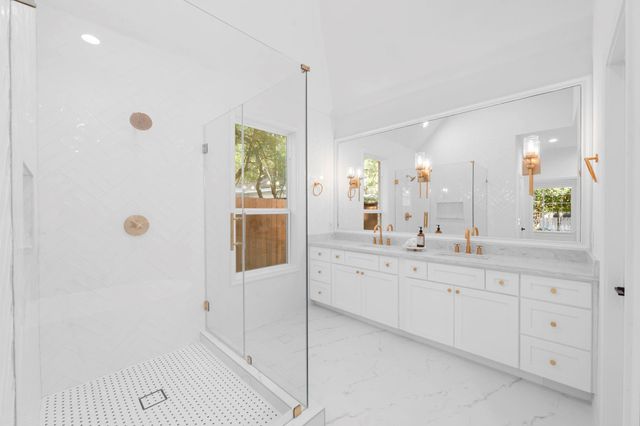 61 W Night Heron Place, The Woodlands, TX 77382