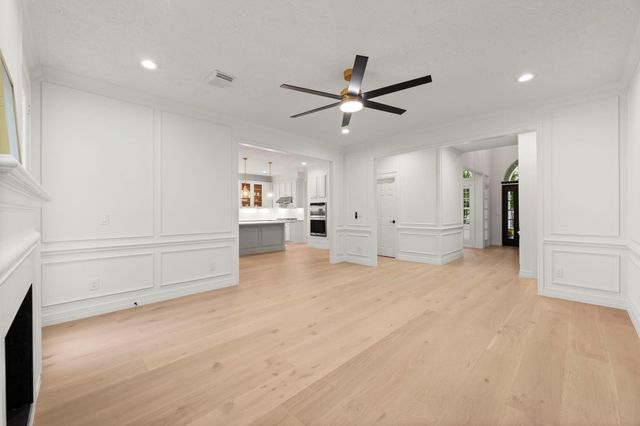 61 W Night Heron Place, The Woodlands, TX 77382