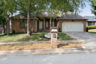 2179 East Richmond Street, Springfield, MO 65804