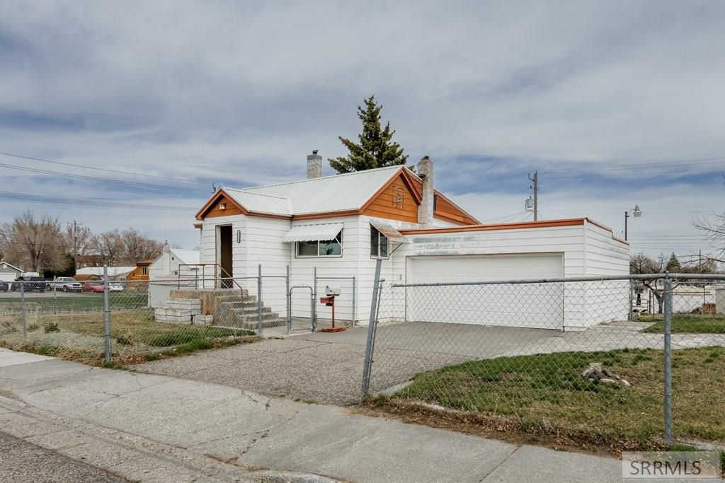 Image 2 of property listing at 1178 Cassia, Idaho Falls, ID 83402