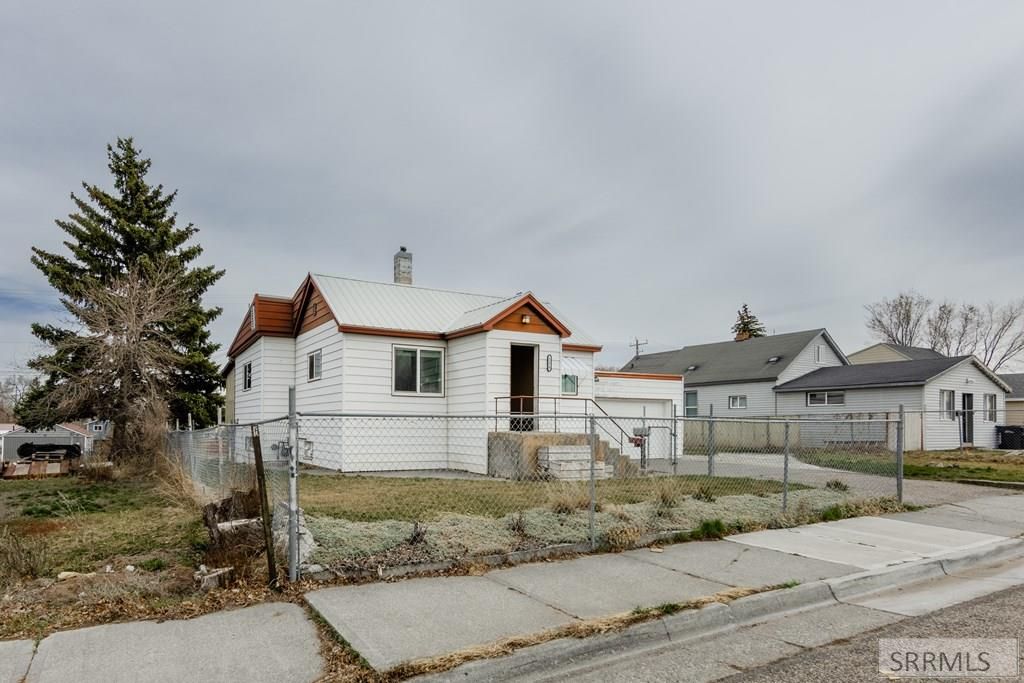 Image 3 of property listing at 1178 Cassia, Idaho Falls, ID 83402