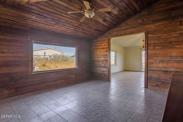 304 LUNA AZUL Drive, Chaparral, NM 88081