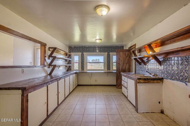 304 LUNA AZUL Drive, Chaparral, NM 88081