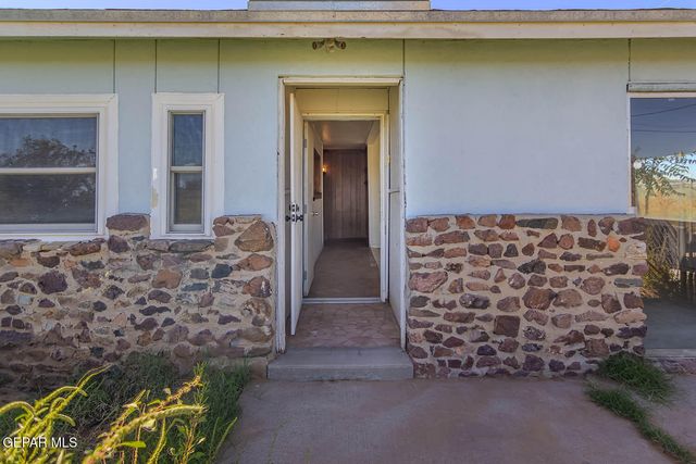 304 LUNA AZUL Drive, Chaparral, NM 88081