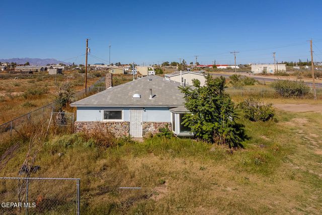 304 LUNA AZUL Drive, Chaparral, NM 88081