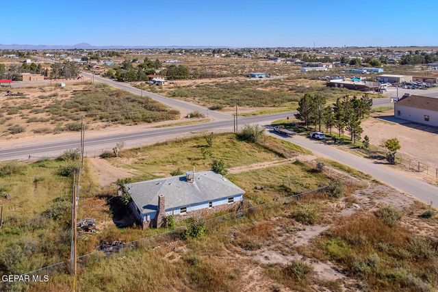 304 LUNA AZUL Drive, Chaparral, NM 88081