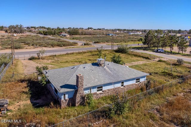 304 LUNA AZUL Drive, Chaparral, NM 88081