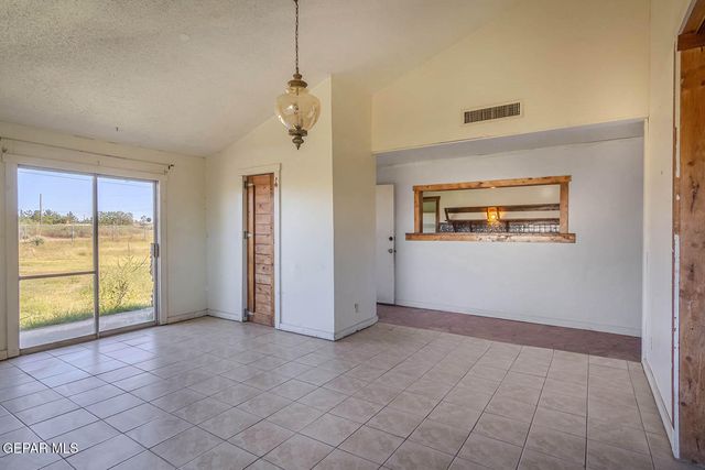 304 LUNA AZUL Drive, Chaparral, NM 88081