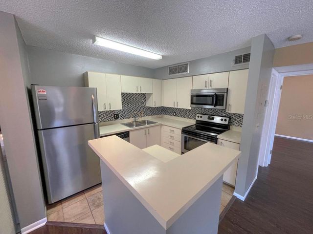 320 FORESTWAY CIRCLE 205, Altamonte Springs, FL 32701