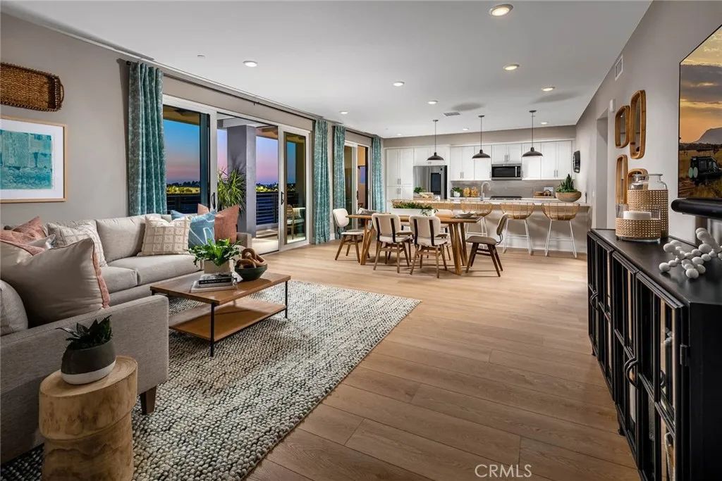 16175 Dawn 207, Tustin, CA 92782