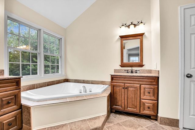 7 Whitehall Way, Bellingham, MA 02019