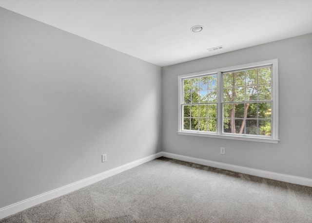 7 Whitehall Way, Bellingham, MA 02019