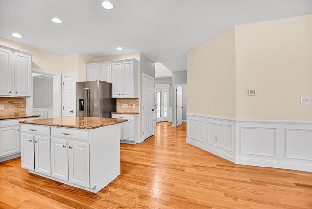 7 Whitehall Way, Bellingham, MA 02019