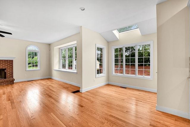 7 Whitehall Way, Bellingham, MA 02019
