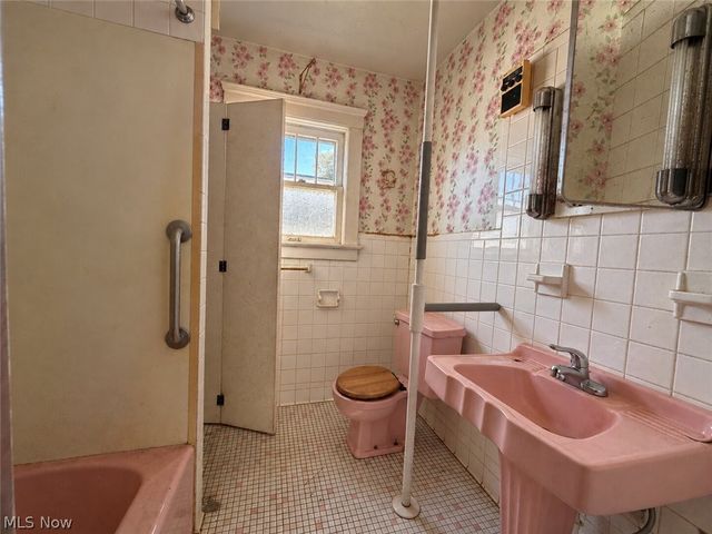 1454 Sheridan Avenue NE, Warren, OH 44483