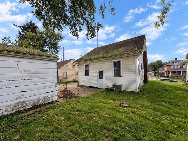 1454 Sheridan Avenue NE, Warren, OH 44483
