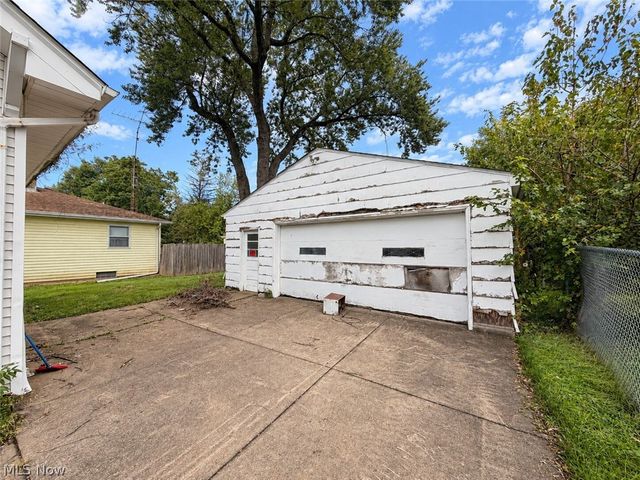 1454 Sheridan Avenue NE, Warren, OH 44483