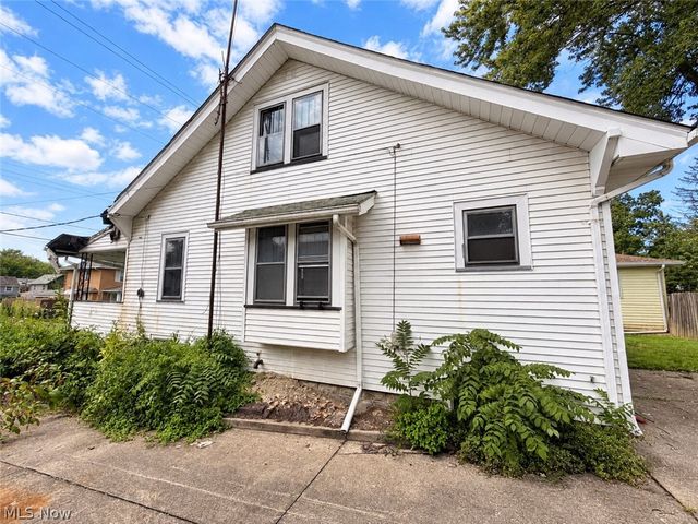 1454 Sheridan Avenue NE, Warren, OH 44483