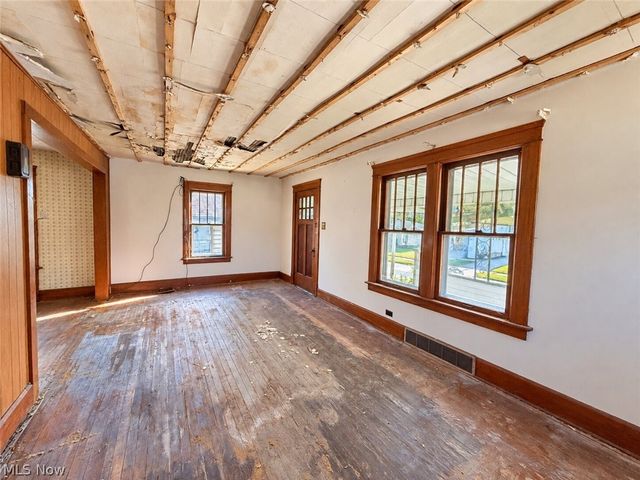 1454 Sheridan Avenue NE, Warren, OH 44483