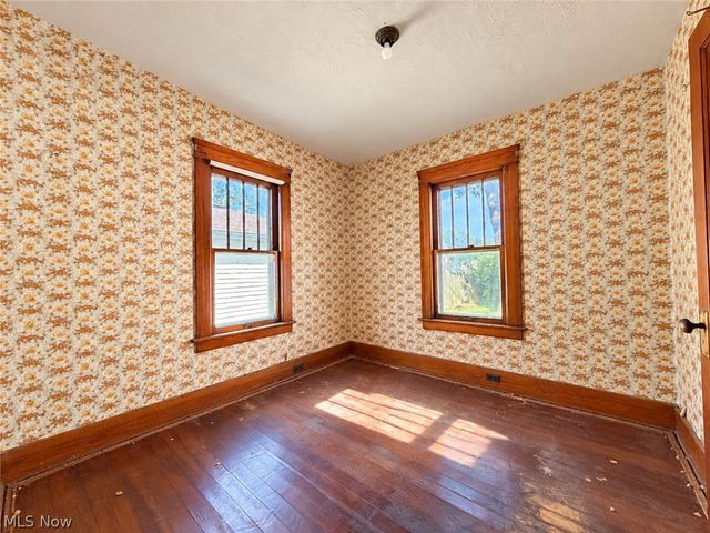 1454 Sheridan Avenue NE, Warren, OH 44483