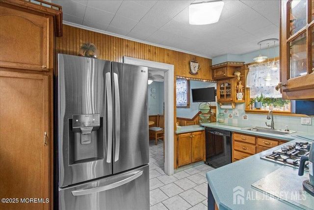 73 2nd Street, Keyport, NJ 07735
