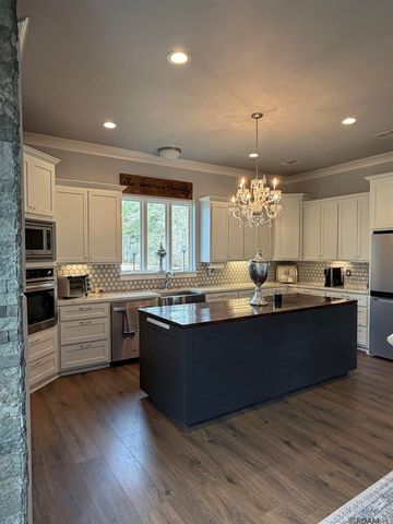 35120 Weiss Rd, Walker, LA 70785