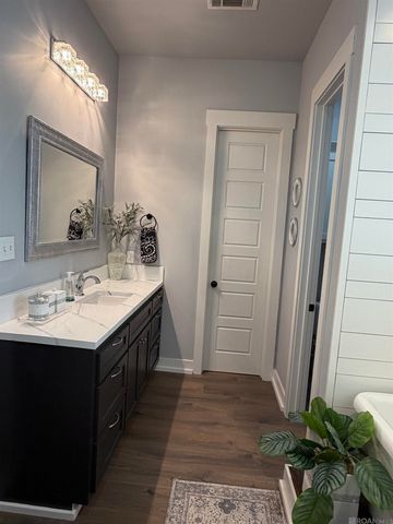 35120 Weiss Rd, Walker, LA 70785