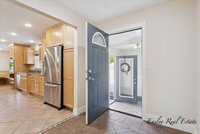 373 Cedar Street Ne, Cedar Springs City, MI 49319