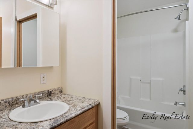 373 Cedar Street Ne, Cedar Springs City, MI 49319