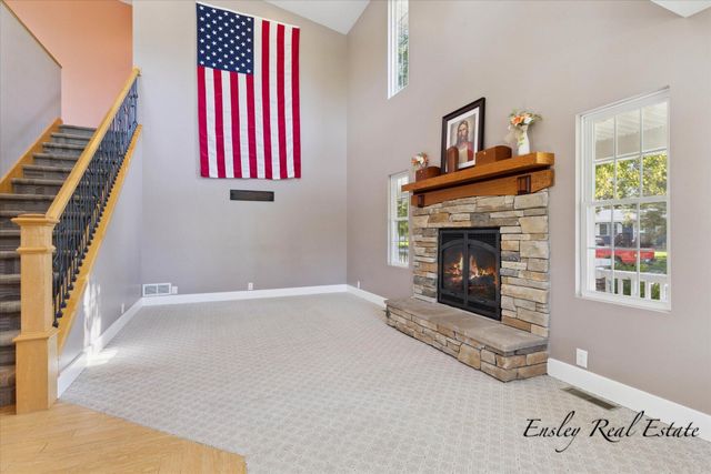 373 Cedar Street Ne, Cedar Springs City, MI 49319