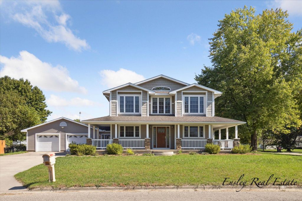 373 Cedar Street Ne, Cedar Springs City, MI 49319