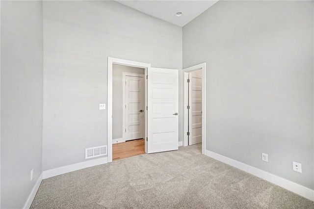 9201 Lime Stone Road, Parkville, MO 64152