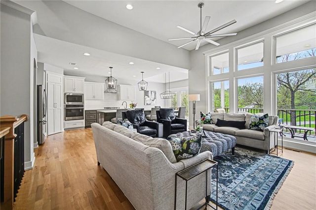 9201 Lime Stone Road, Parkville, MO 64152