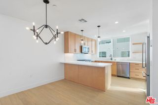 11224 W Victory Boulevard, North Hollywood, CA 91606